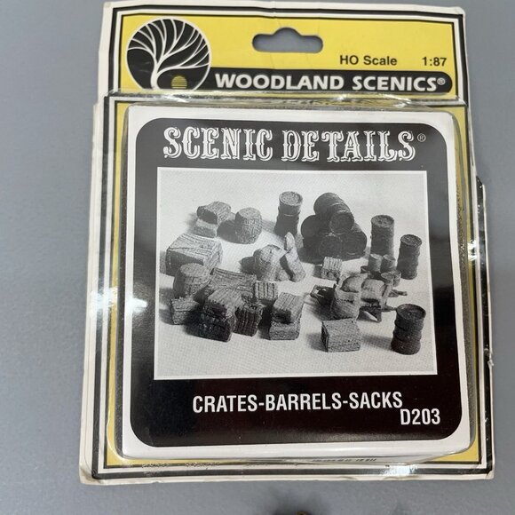 Vintage Woodland Scenics HO Scale Crates Barrels Sacks Bags Metal - Picture 2 of 4
